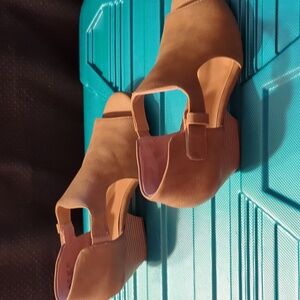 Naturalizer open toe "bootie" sandals. Worn 1 Time